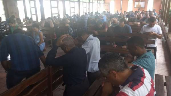 Reunião de Obreiros e Batismo - Feira de Santana (BA) - galerias/4783/thumbs/02reconcavofeiradesantana.jpeg