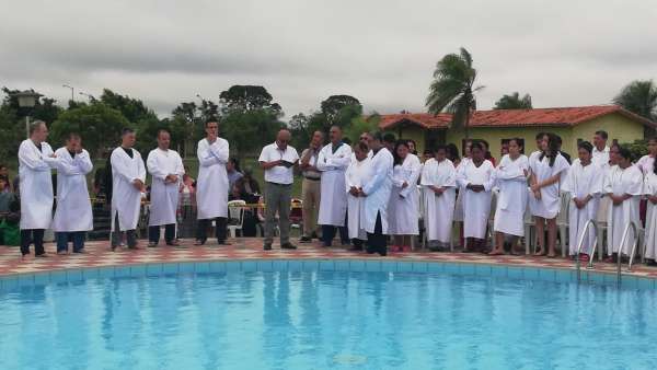 Seminário e Batismo na Bolívia  - galerias/4799/thumbs/24batismobolivia.jpeg