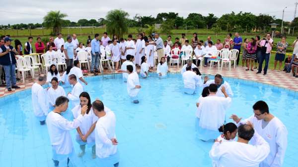 Seminário e Batismo na Bolívia  - galerias/4799/thumbs/25batismobolivia.jpeg