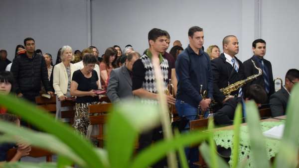 Consagração de templo no Bairro Sitio Cercado - Curitiba (PR) - galerias/4802/thumbs/formatfactory11.jpg