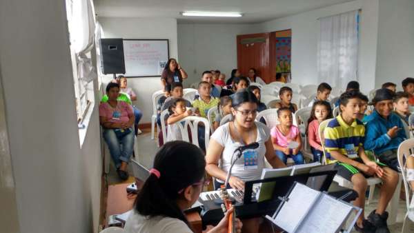 Seminário de março com as classes de crianças a adolescentes no Exterior - galerias/4816/thumbs/02medellin.jpeg