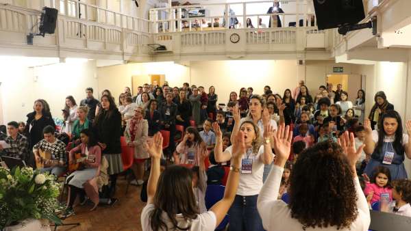 Seminário de março com as classes de crianças a adolescentes no Exterior - galerias/4816/thumbs/52londres.jpg
