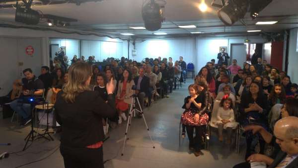 Seminário de março com as classes de crianças a adolescentes no Exterior - galerias/4816/thumbs/60paris.jpeg