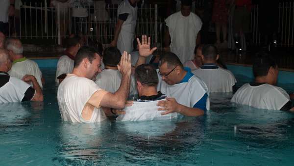 Batismo e Ceia no Maanaim de Vale do Paraíba, SP - galerias/4835/thumbs/08.jpg