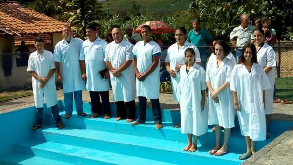 Cultos de batismo em Conceição de Castelo, ES, e Cachoeirinha, Manaus - galerias/4849/thumbs/08conceiçãodecastelo.jpg