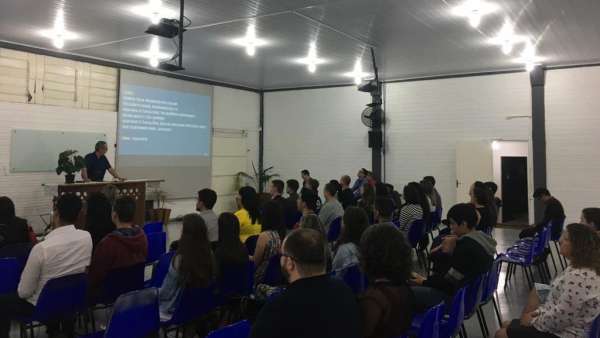 Reuniões com jovens - mês de abril  - galerias/4867/thumbs/13jovenspassofundo.jpeg