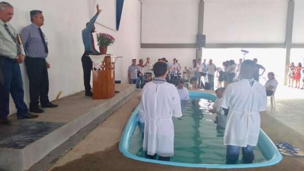 Reunião de Polo e Batismo no Maanaim de Guanambi - BA - galerias/4874/thumbs/08guanambi.jpeg
