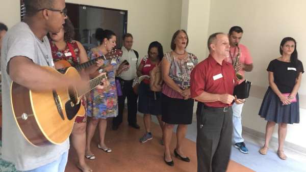 Trabalho de Musicoterapia da Igreja Cristã Maranata em Vila Velha, ES - galerias/4882/thumbs/05musicoterapiavilavelha.jpeg