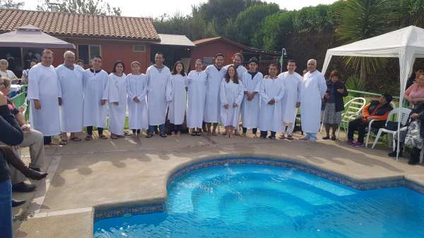 Batismo em Santiago, Chile - Missão Internacional Cristã Maranata - galerias/4887/thumbs/11batismo.jpg