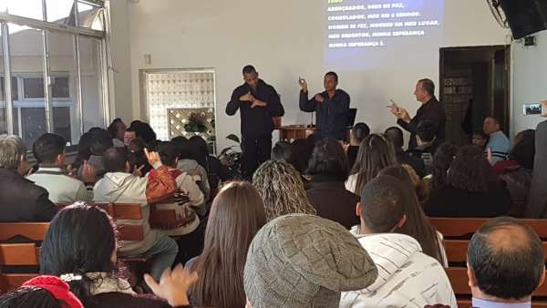 Seminário de surdos, surdo-cegos e intérpretes em Itaquera, SP - galerias/4950/thumbs/01.jpeg