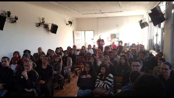 Seminário de surdos, surdo-cegos e intérpretes em Itaquera, SP - galerias/4950/thumbs/04.jpeg