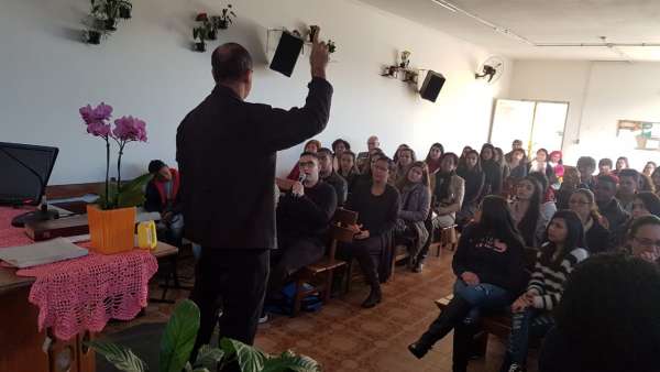 Seminário de surdos, surdo-cegos e intérpretes em Itaquera, SP - galerias/4950/thumbs/09.jpeg