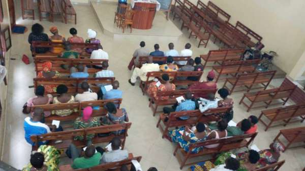 Seminário da ICM em Burundi, África - galerias/4979/thumbs/01-pastores-obreiros-e-professoras.jpg