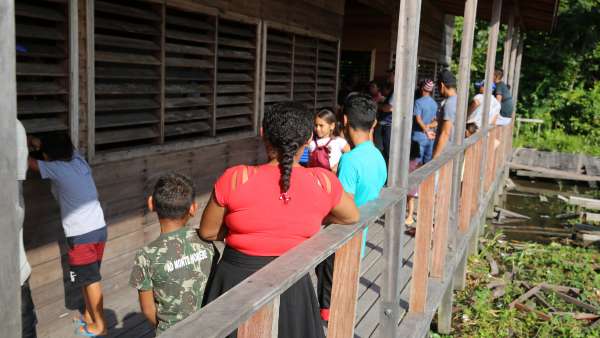 Oitava Missão Amazônia - Culto de abertura e Melgaço - galerias/5019/thumbs/73.JPG