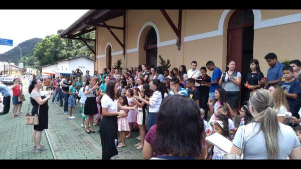Evangelização na Estação Ferroviária de Marechal Floriano, ES - galerias/5065/thumbs/06.jpeg