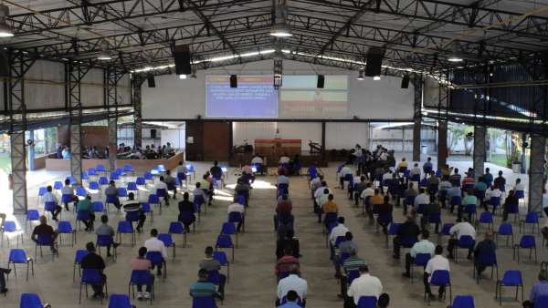 Reunião de obreiros, diáconos e pastores no Maanaim de Terra Vermelha, Vila Velha, ES - galerias/5081/thumbs/01.jpg