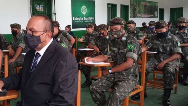 Cultos com Oficiais do Exército Brasileiro - galerias/5085/thumbs/breves02---copia.jpeg